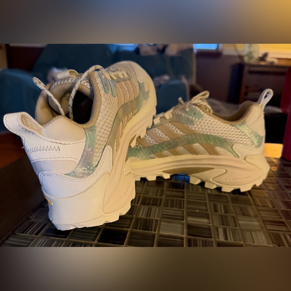 MERRELL MOAB SPEED 2 Vent 2K SE Women's Trail Running Shoes. 
Color- Lily/White. - Picture 2 of 7